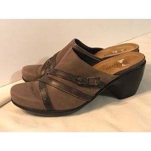 Naot Taupe Mule Clogs Leather Studs Buckle Strap Slip On Shoe Womens US 9 EU 40